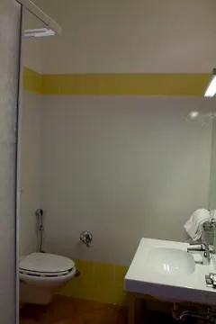 Vatican Places House Panzió 2*