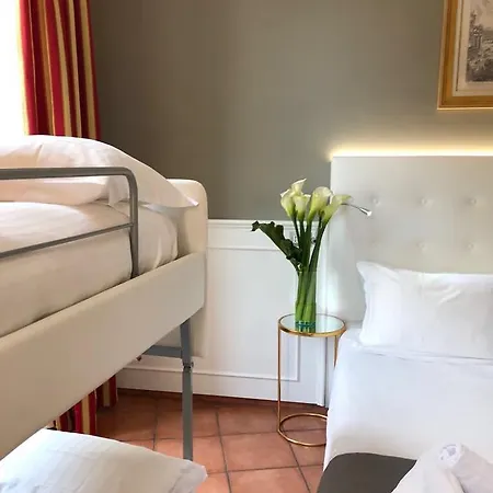Vatican Places House Panzió